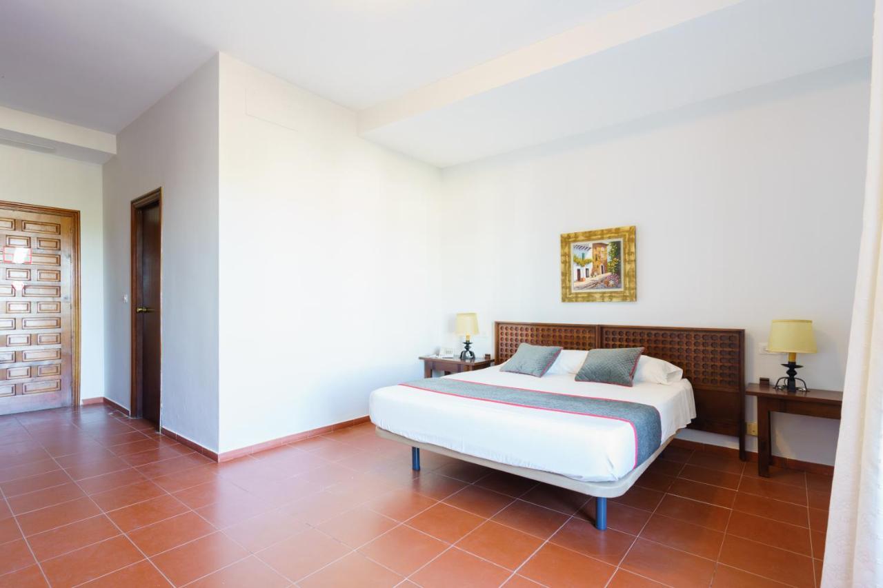 Venta Del Alto Hotel Las Cumbres By Vivere Stays Эль-Гарробо Экстерьер фото