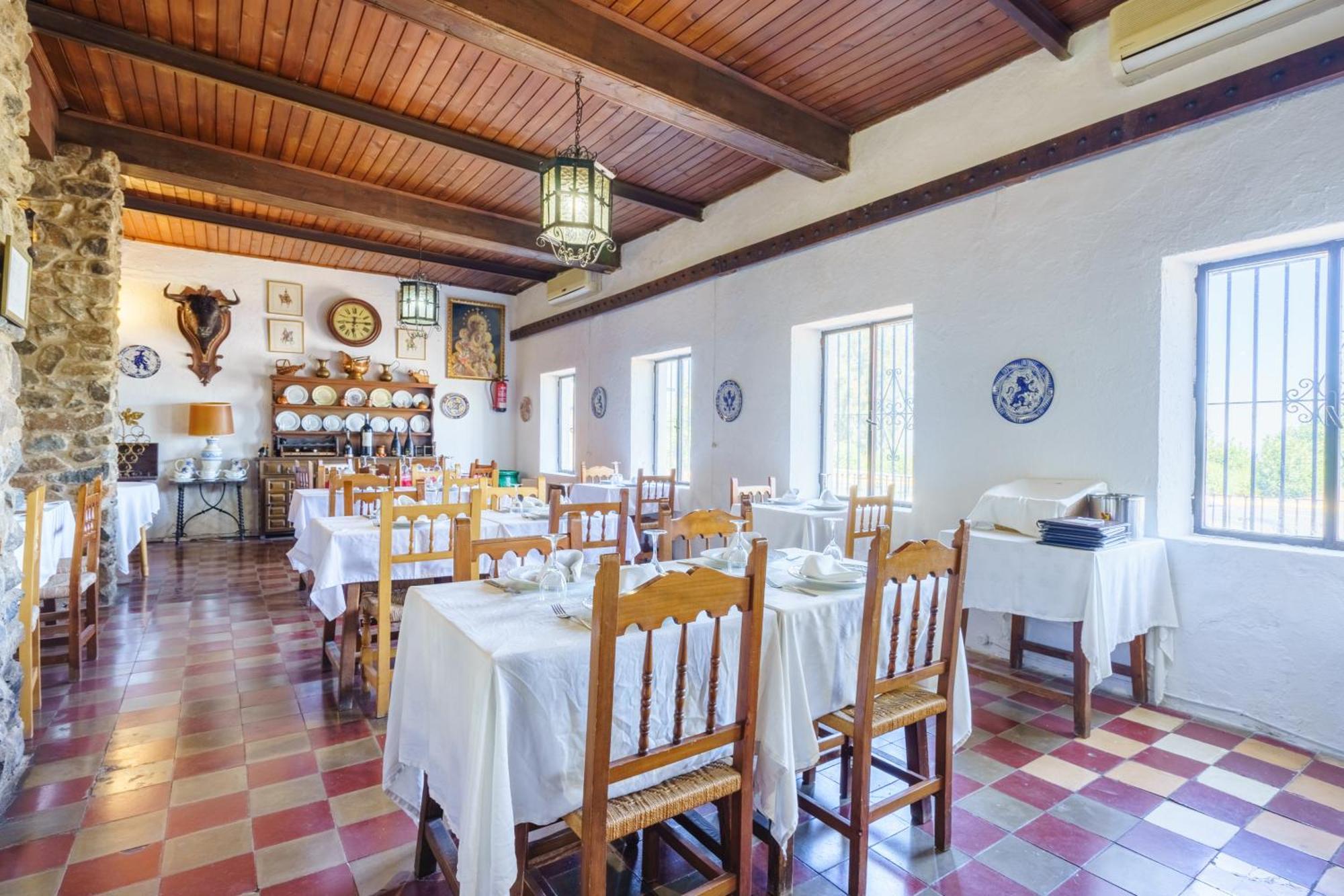Venta Del Alto Hotel Las Cumbres By Vivere Stays Эль-Гарробо Экстерьер фото